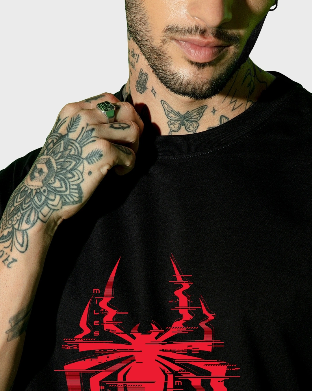 Men's Black Across The Spiderverse Graphic Printed Oversized T-shirt - Image 2