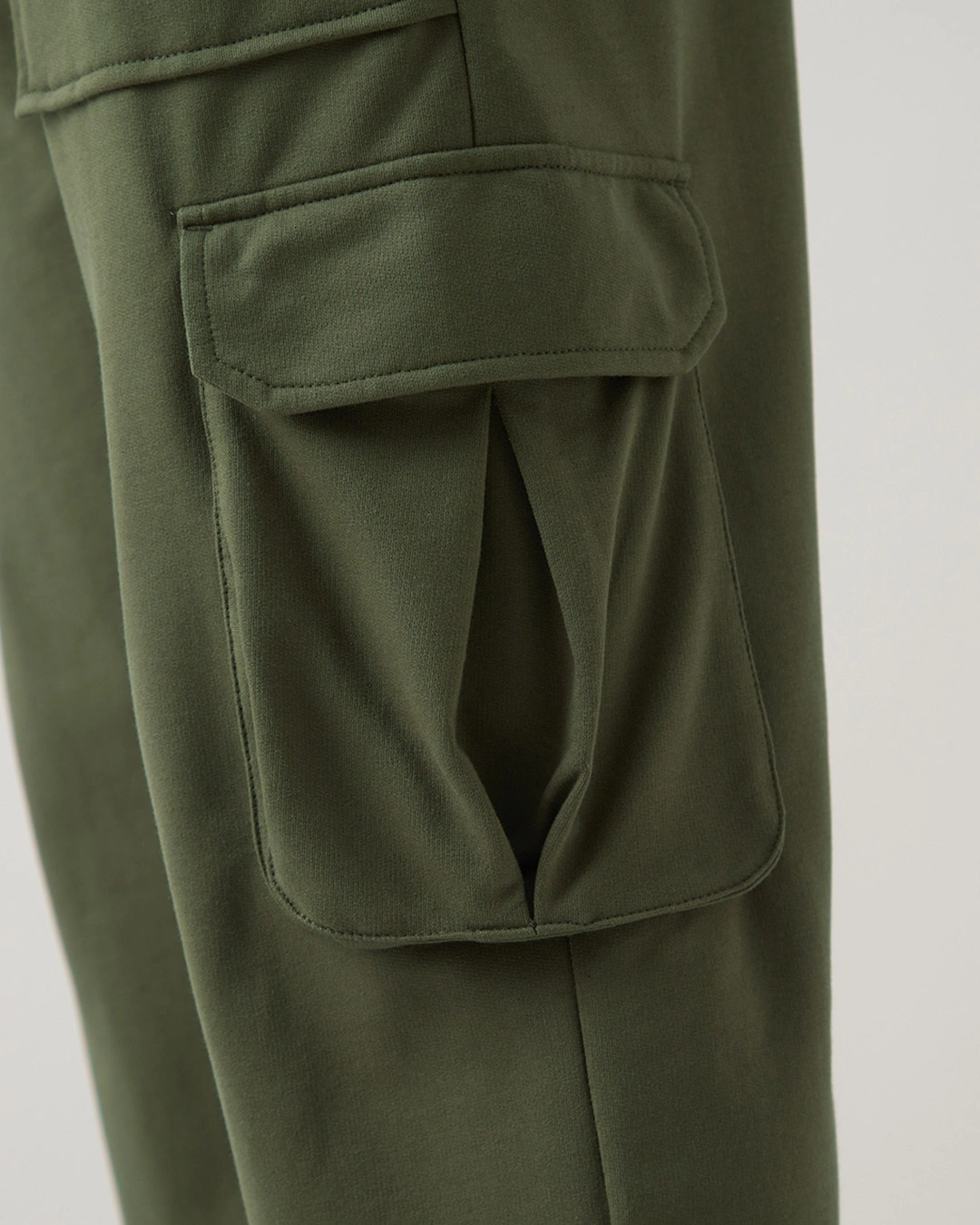Men's Winter Moss Green Oversized Cargo Joggers - Image 4
